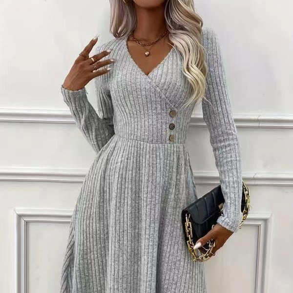 Winterkleid mit V-Ausschnitt