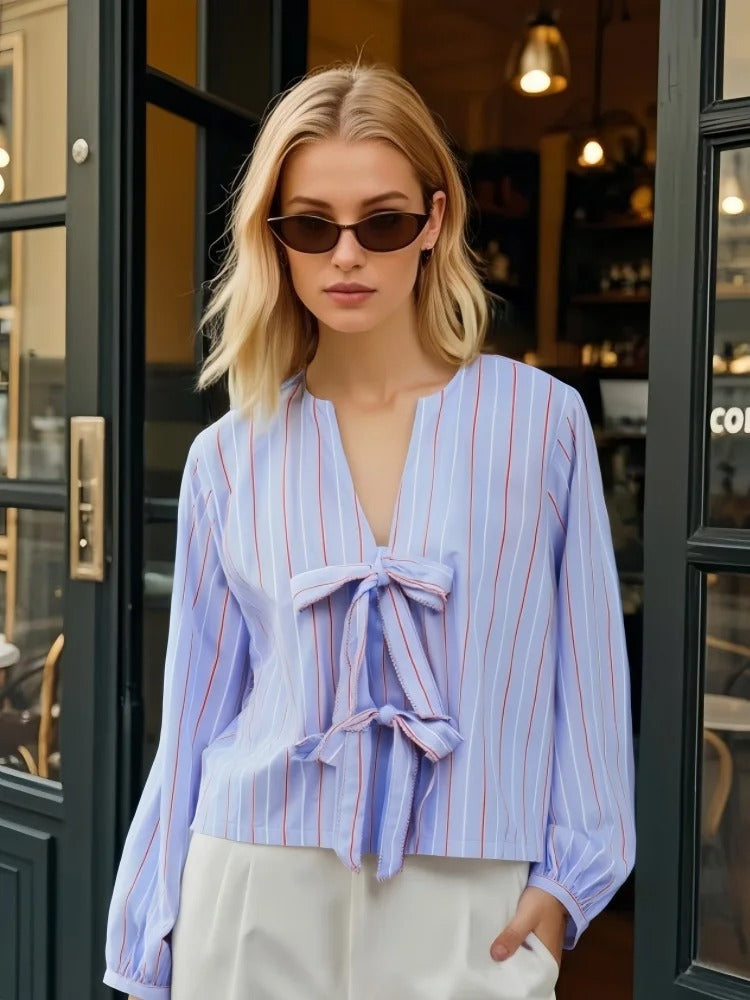 Carina | Damen Bluse mit Streifen und Schleifendetail für lässige Outfits