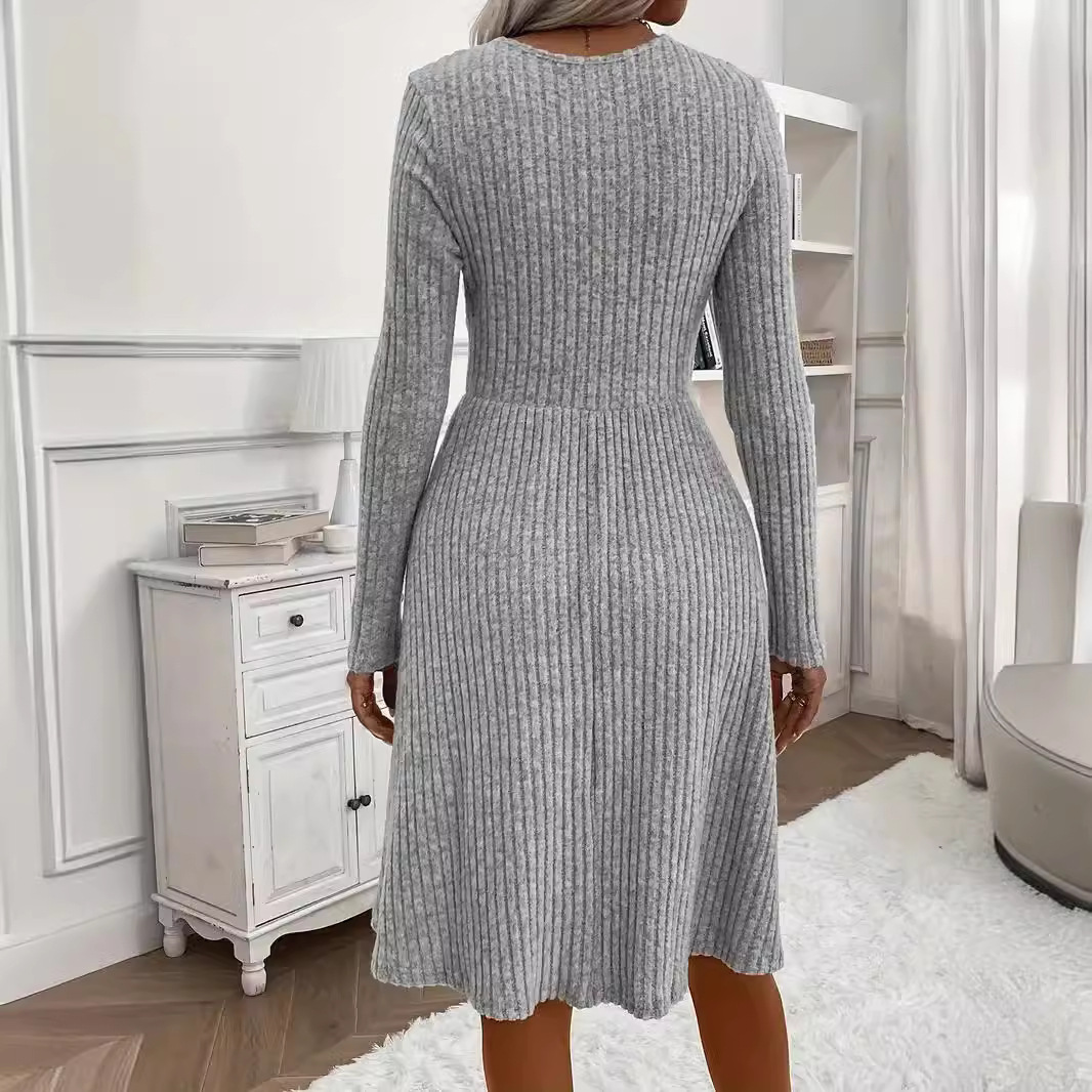 Winterkleid mit V-Ausschnitt