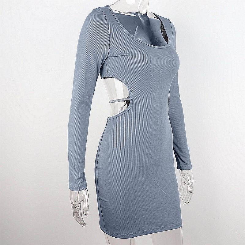 Elegant dress with side slit