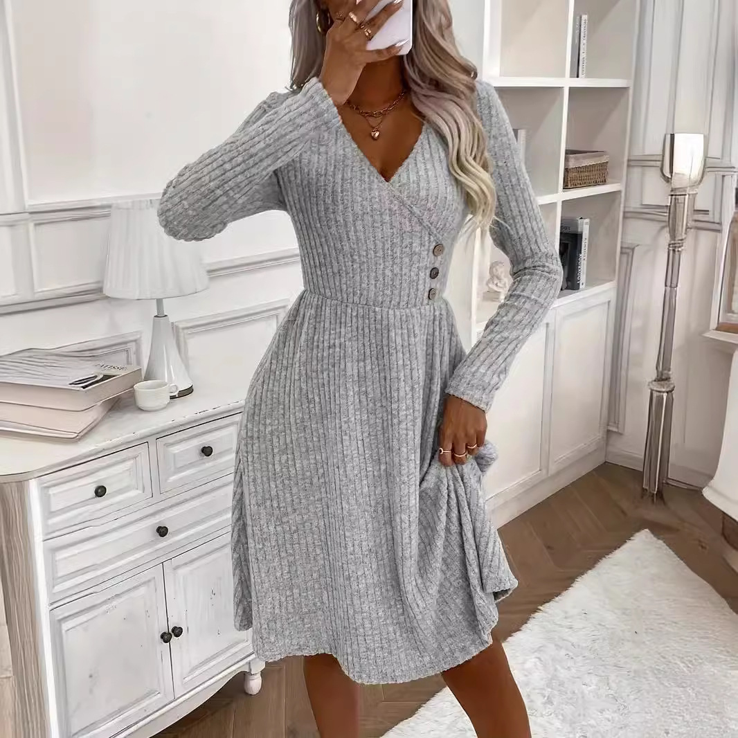 Winterkleid mit V-Ausschnitt