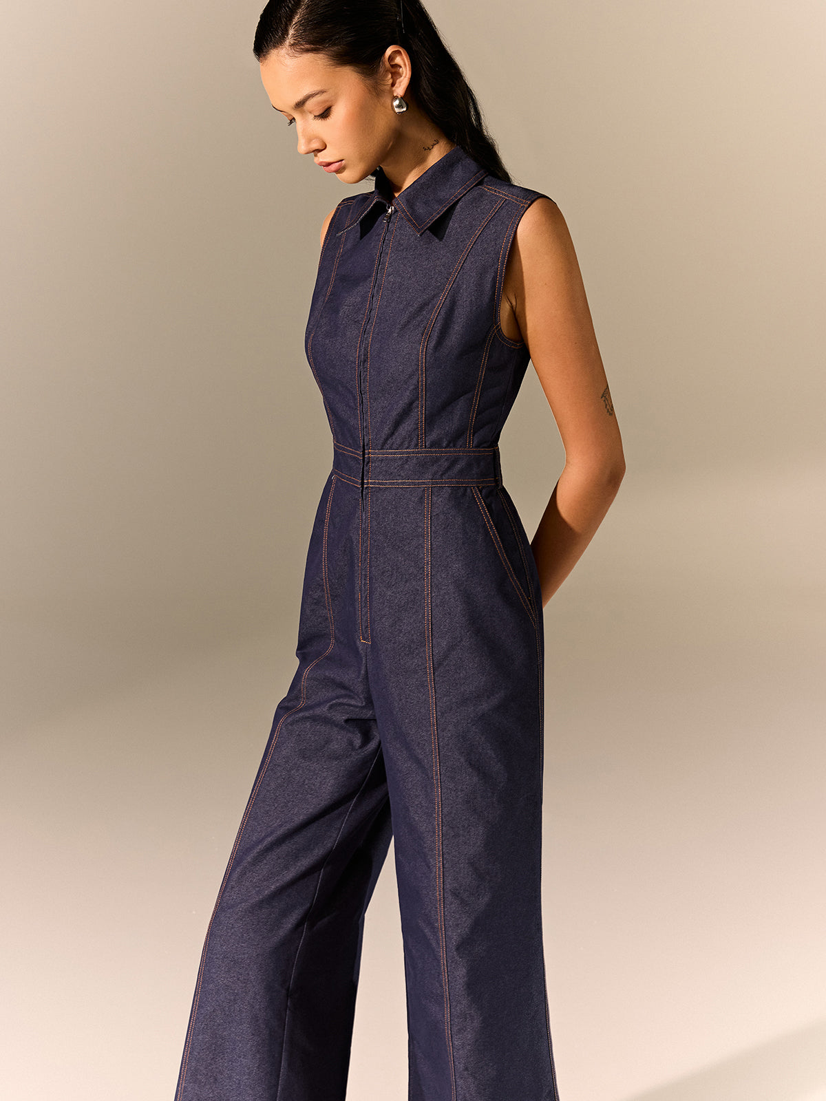 Damen Jumpsuit aus Denim mit Taillengürtel