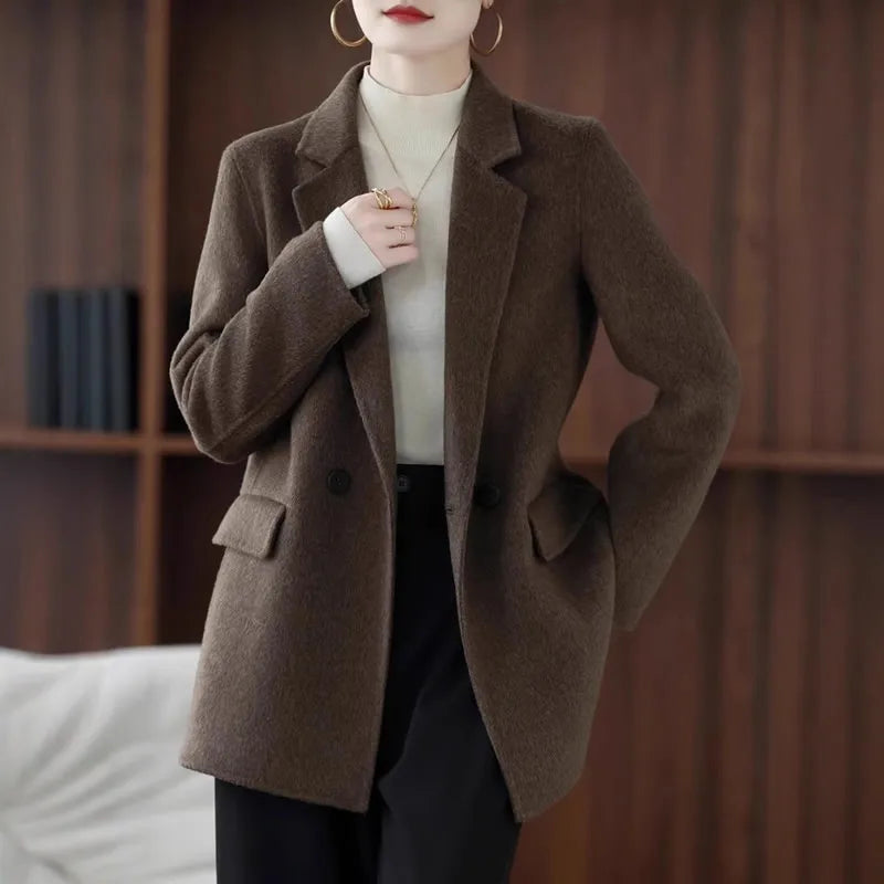 Women's short jacket made of merino wool