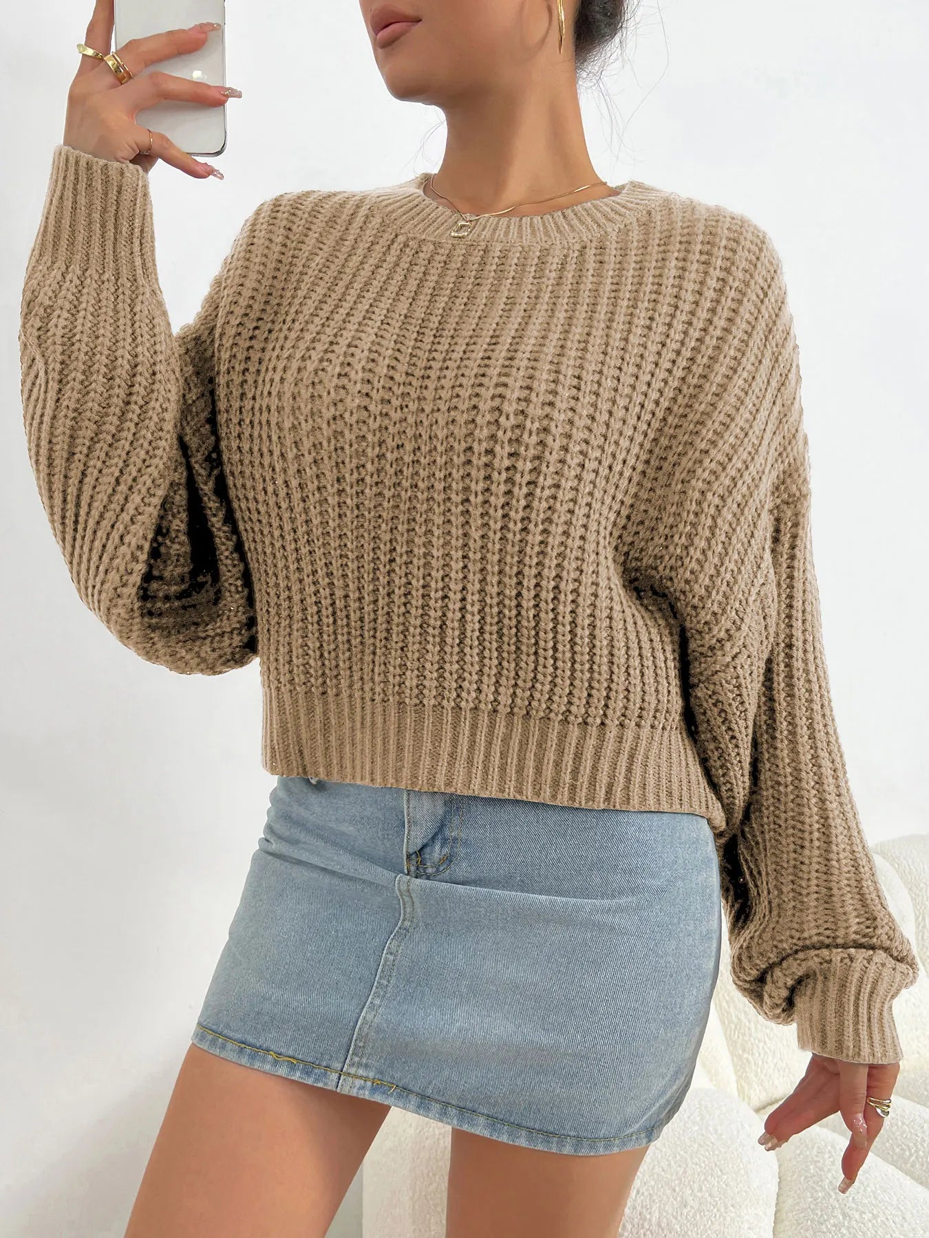 Damenpullover mit Batwing-Ärmeln und Rundhalsausschnitt