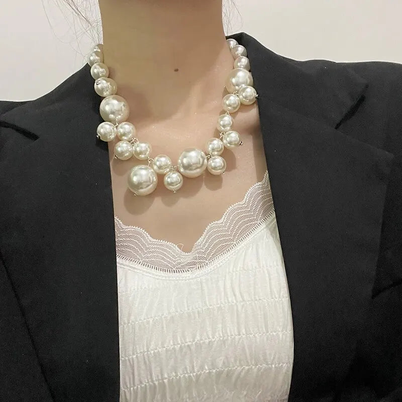 Liesel | Elegante Chunky Perlenkette mit Tropfendetail für Damen