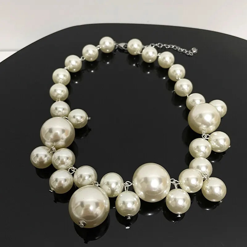 Liesel | Elegante Chunky Perlenkette mit Tropfendetail für Damen