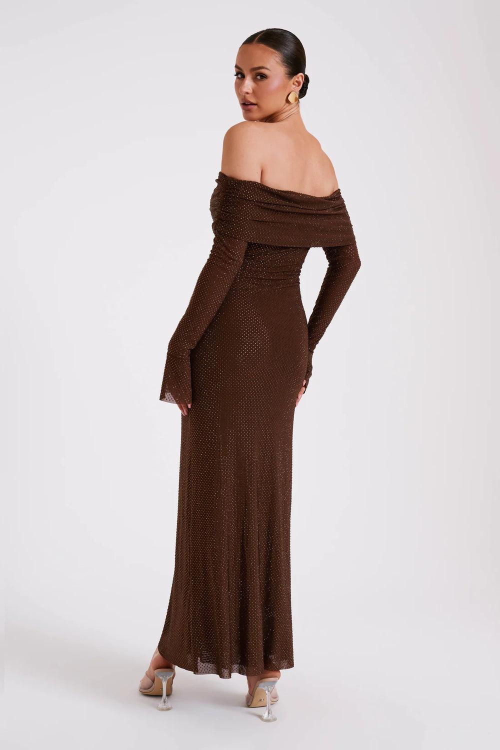 Elegant evening dress with sequins