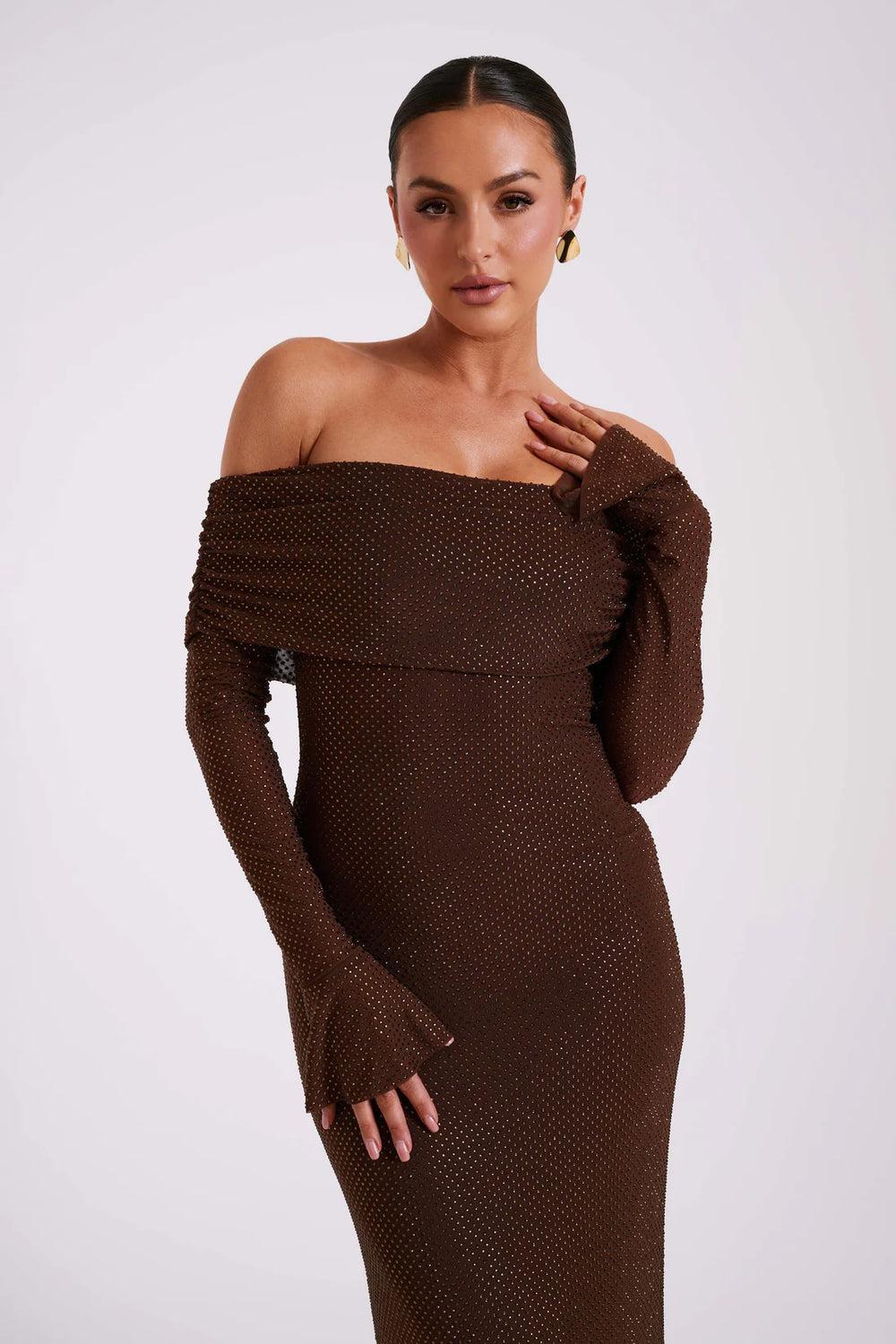 Elegant evening dress with sequins