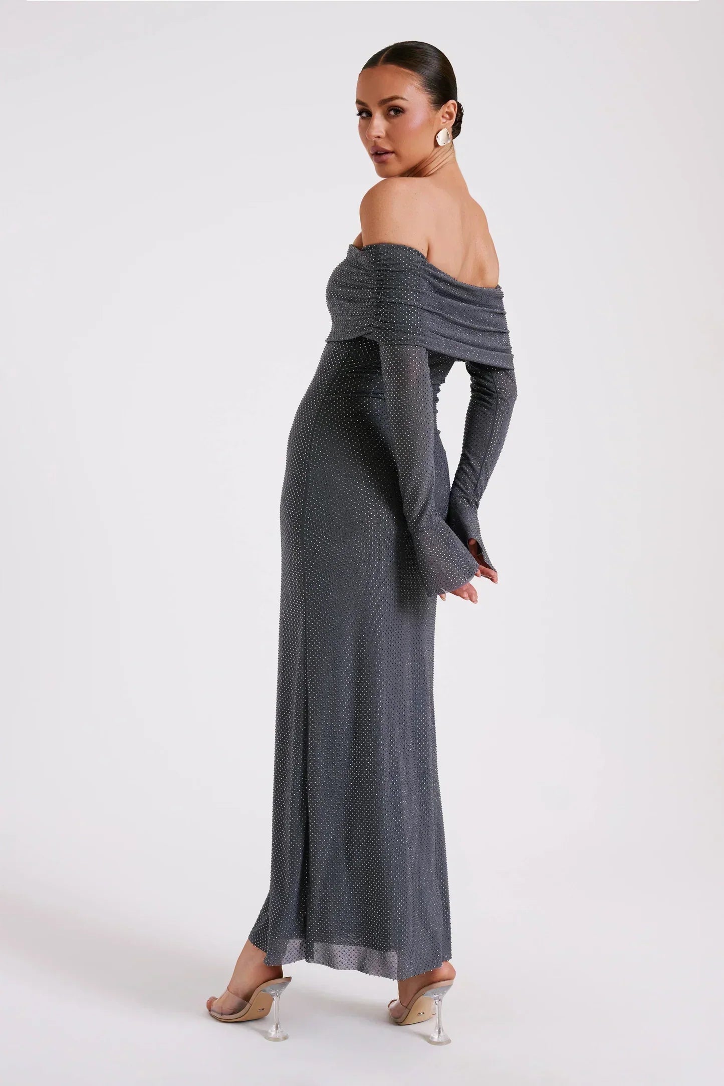 Elegant evening dress with sequins