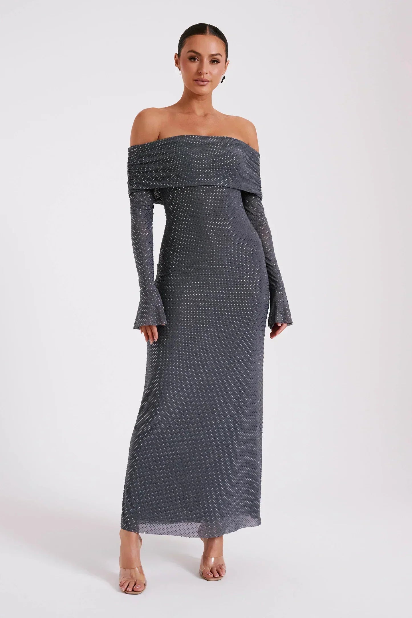 Elegant evening dress with sequins