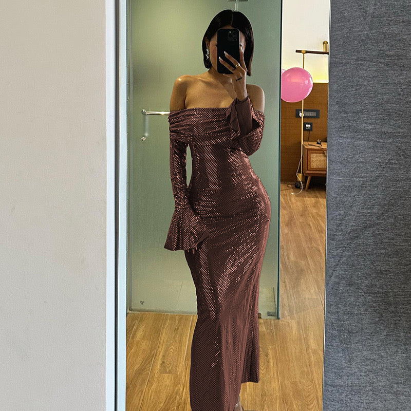Elegant evening dress with sequins