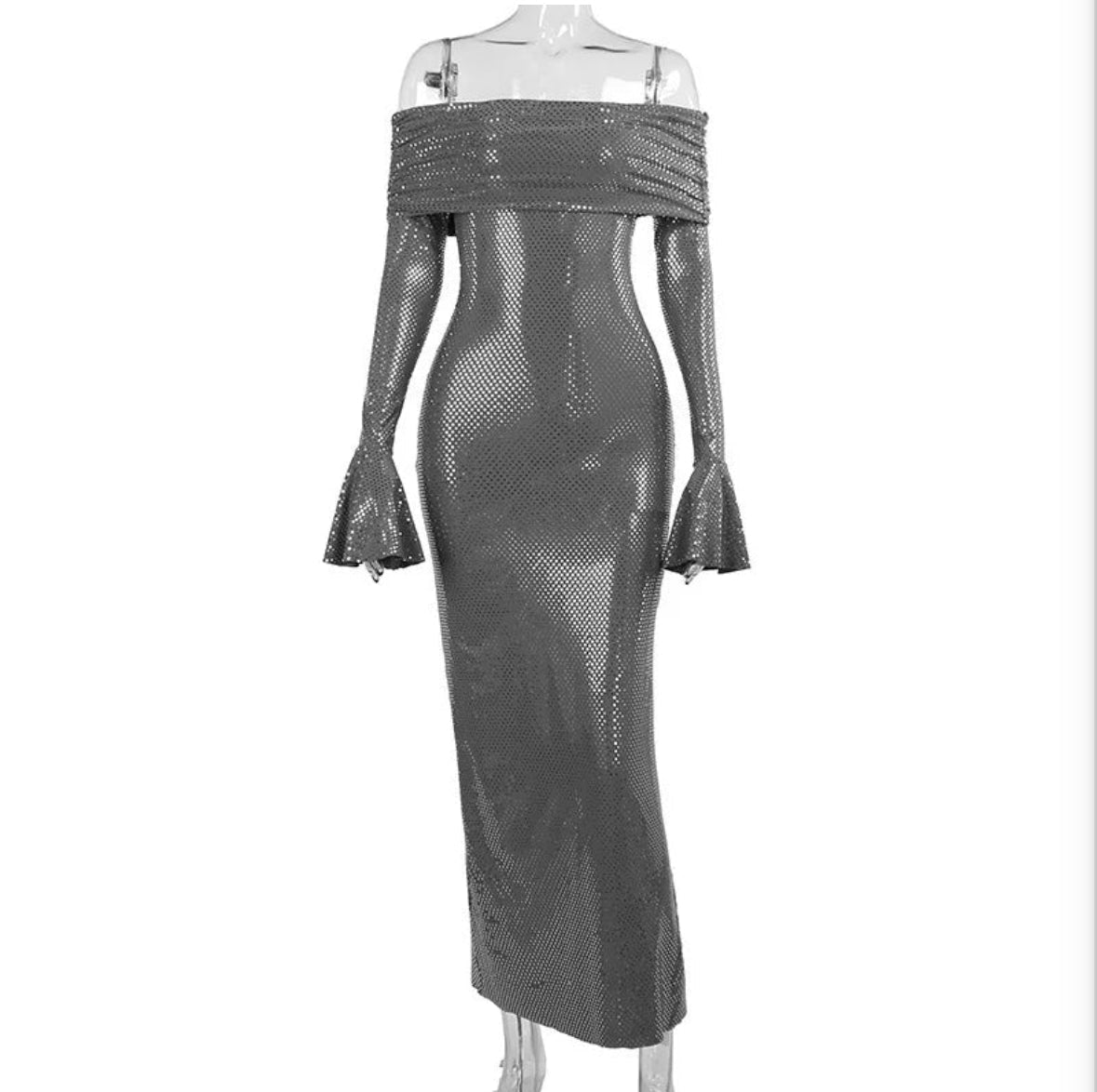 Elegant evening dress with sequins