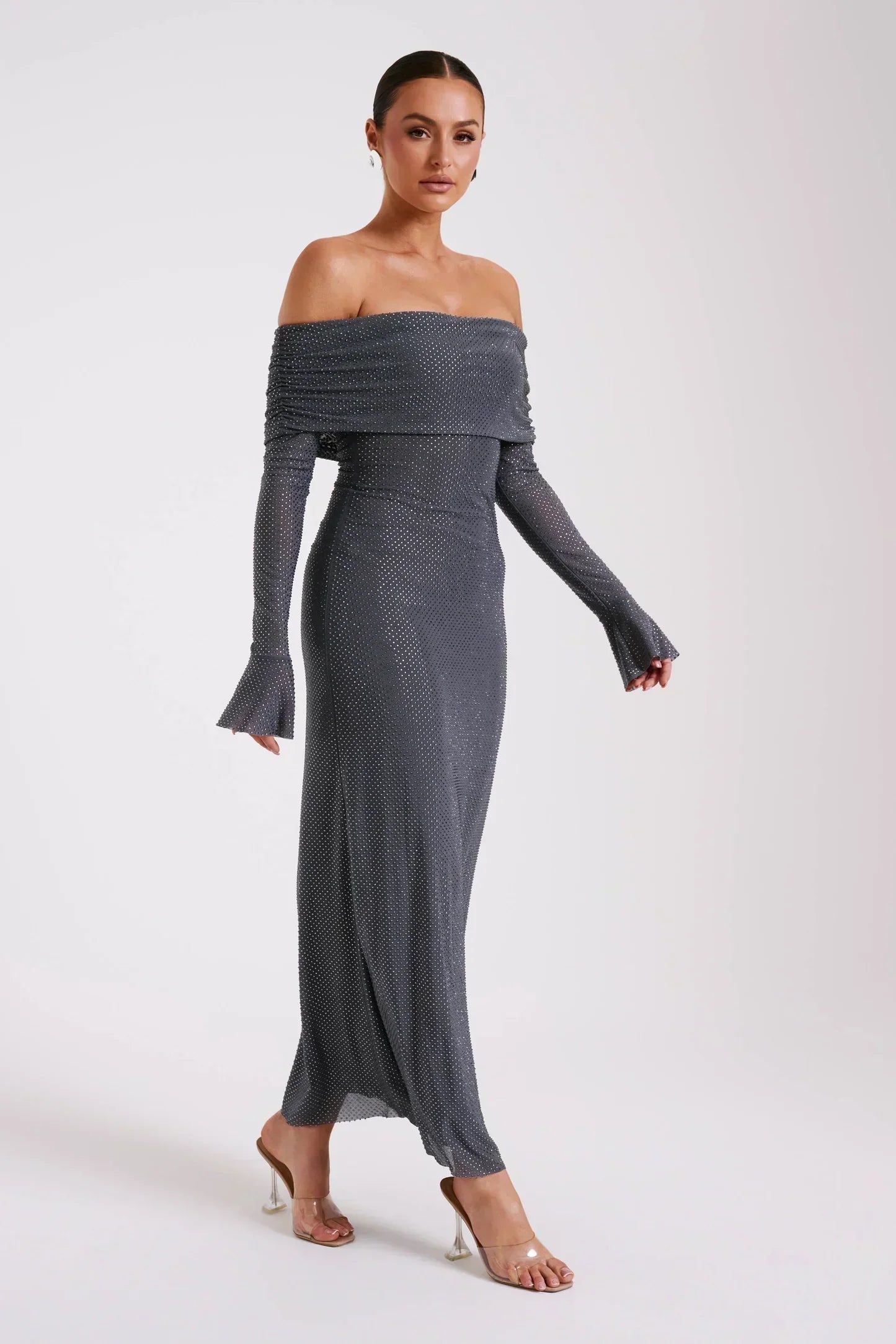 Elegant evening dress with sequins