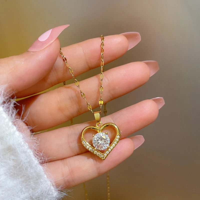 Elegante Halskette Damen mit Herzanhänger aus Edelstahl und künstlichen Edelsteinen