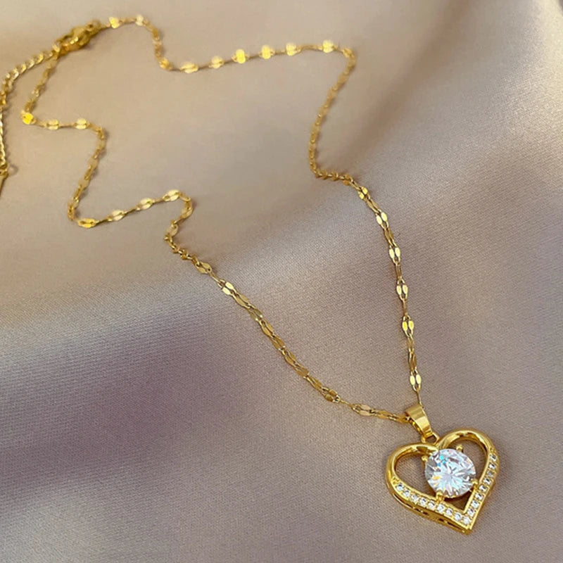 Elegante Halskette Damen mit Herzanhänger aus Edelstahl und künstlichen Edelsteinen