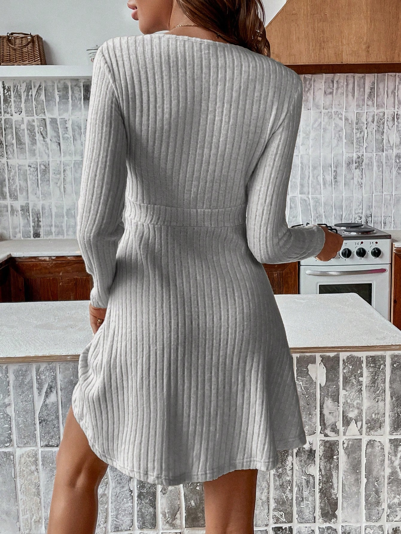 Winterkleid mit V-Ausschnitt