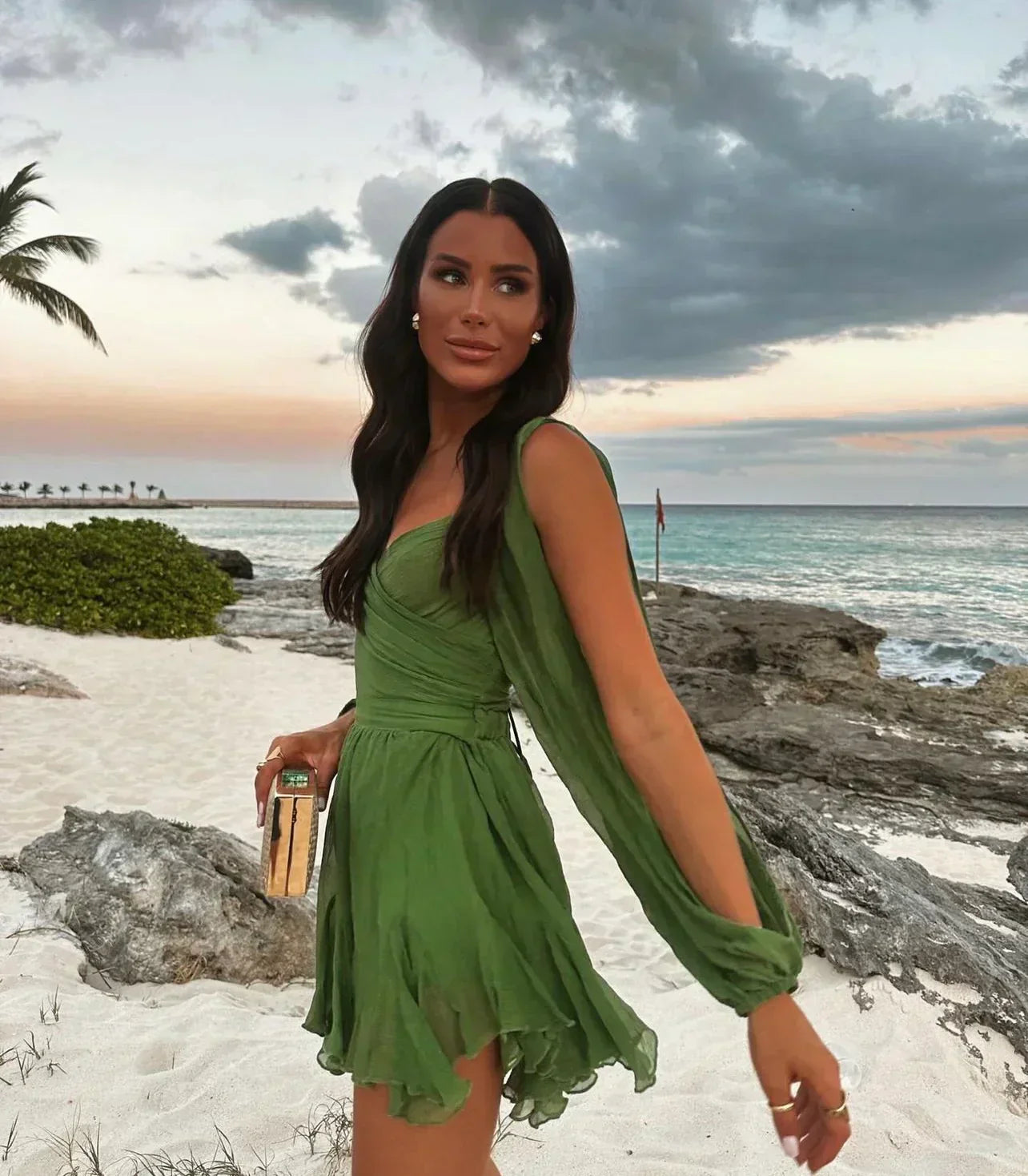 Elegant mini dress with V-neck and puff sleeves