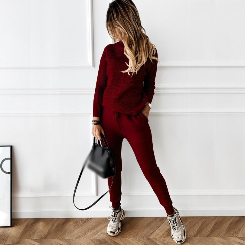 Eleganter Damen Trainingsanzug mit Coltrui und Jogginghose