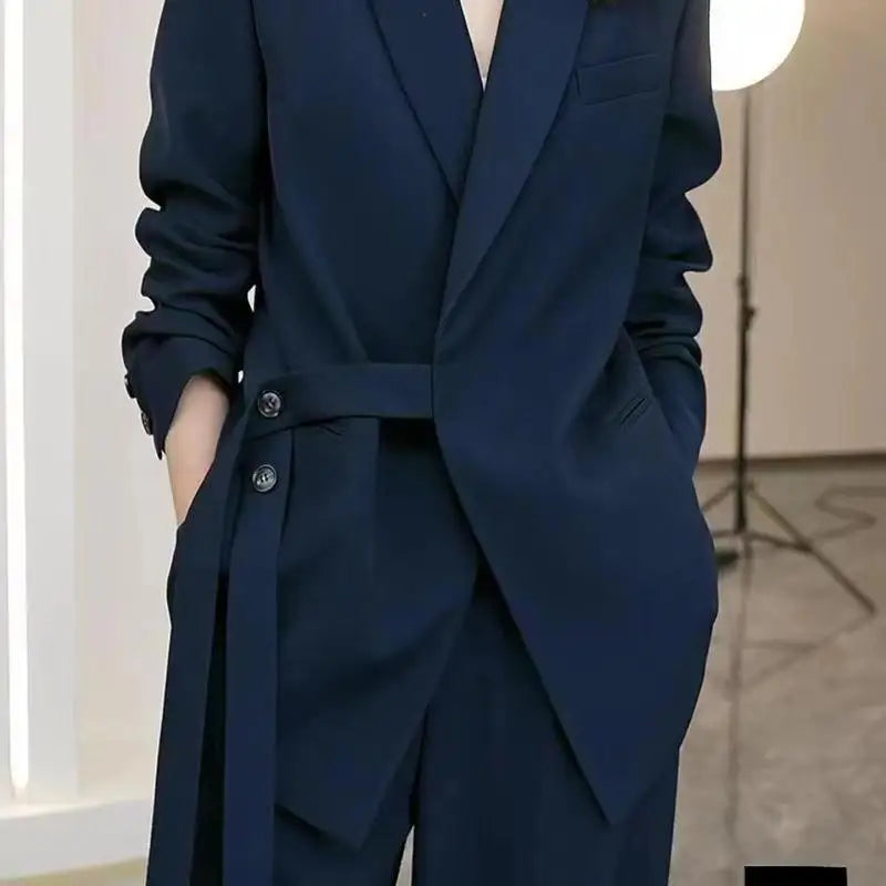 Elegantes Damenanzug-Set mit Blazer und weiten Hosen