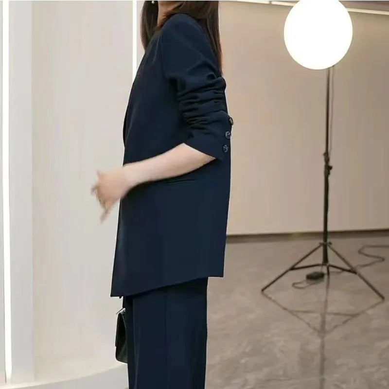 Elegantes Damenanzug-Set mit Blazer und weiten Hosen