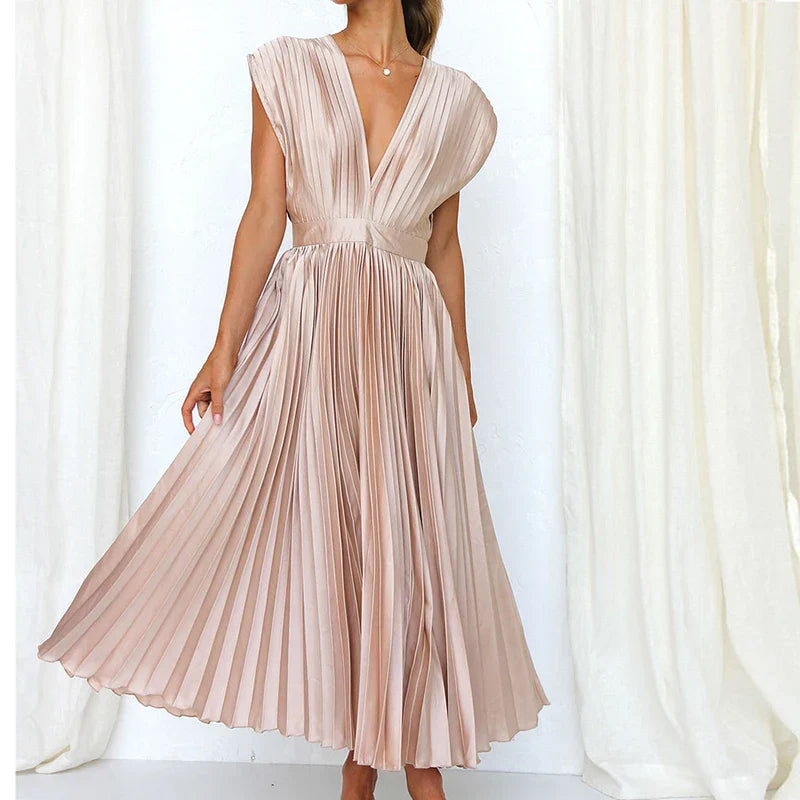 Elegant women's dress Hedwig with pleats and zipper