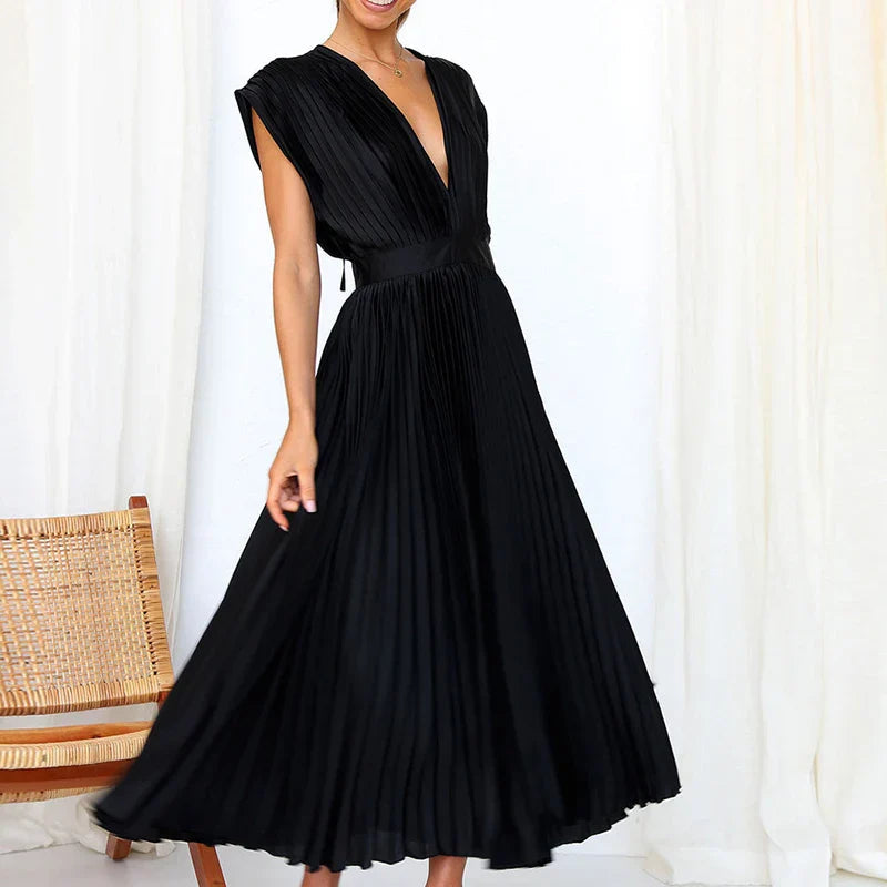Elegant women's dress Hedwig with pleats and zipper