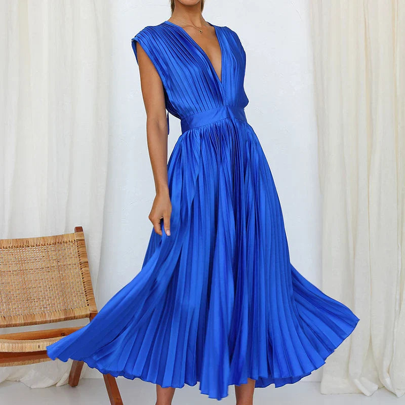 Elegant women's dress Hedwig with pleats and zipper