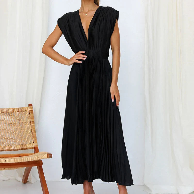 Elegant women's dress Hedwig with pleats and zipper