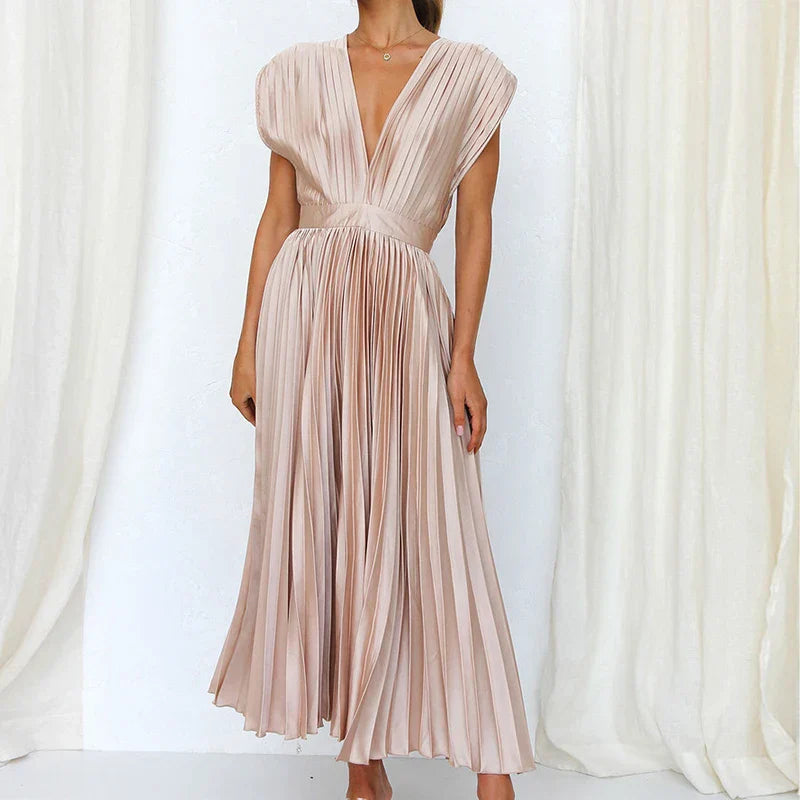 Elegant women's dress Hedwig with pleats and zipper