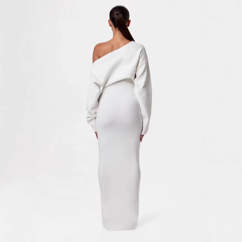 Elegant women's dress with long sleeves