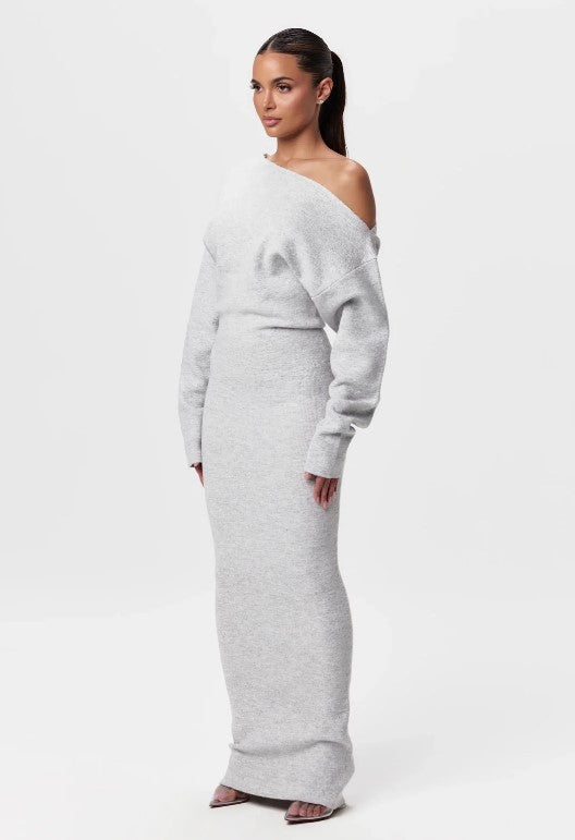 Elegant women's dress with long sleeves