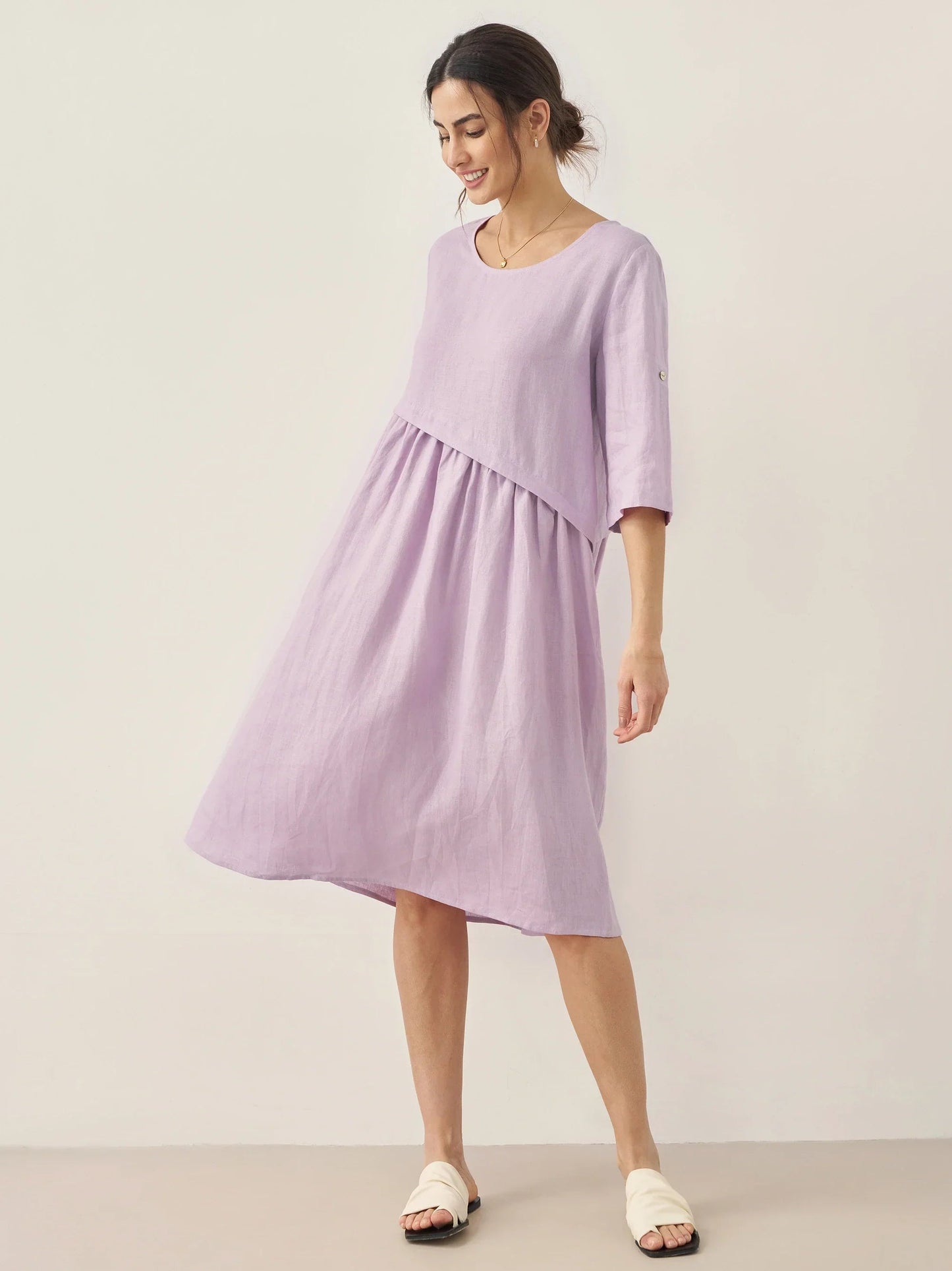 Elegant midi dress made of linen