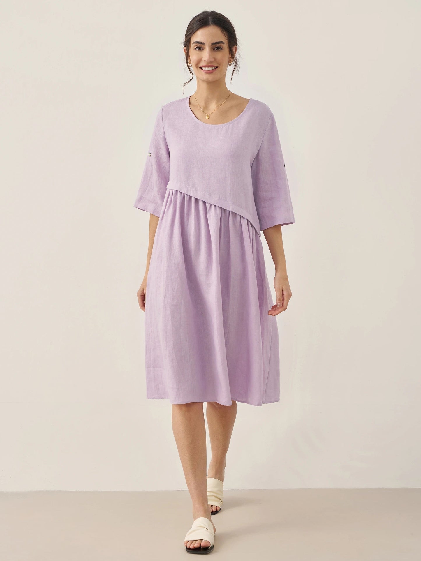 Elegant midi dress made of linen