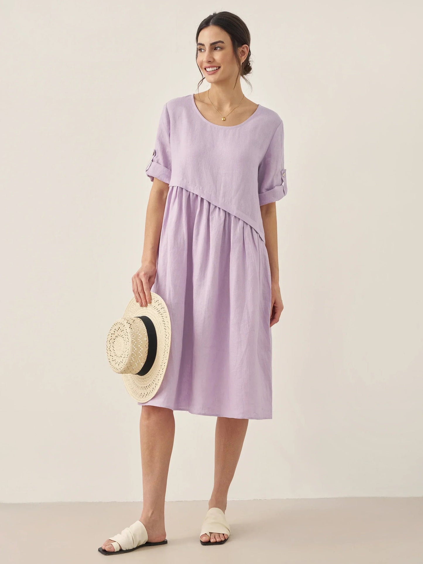 Elegant midi dress made of linen