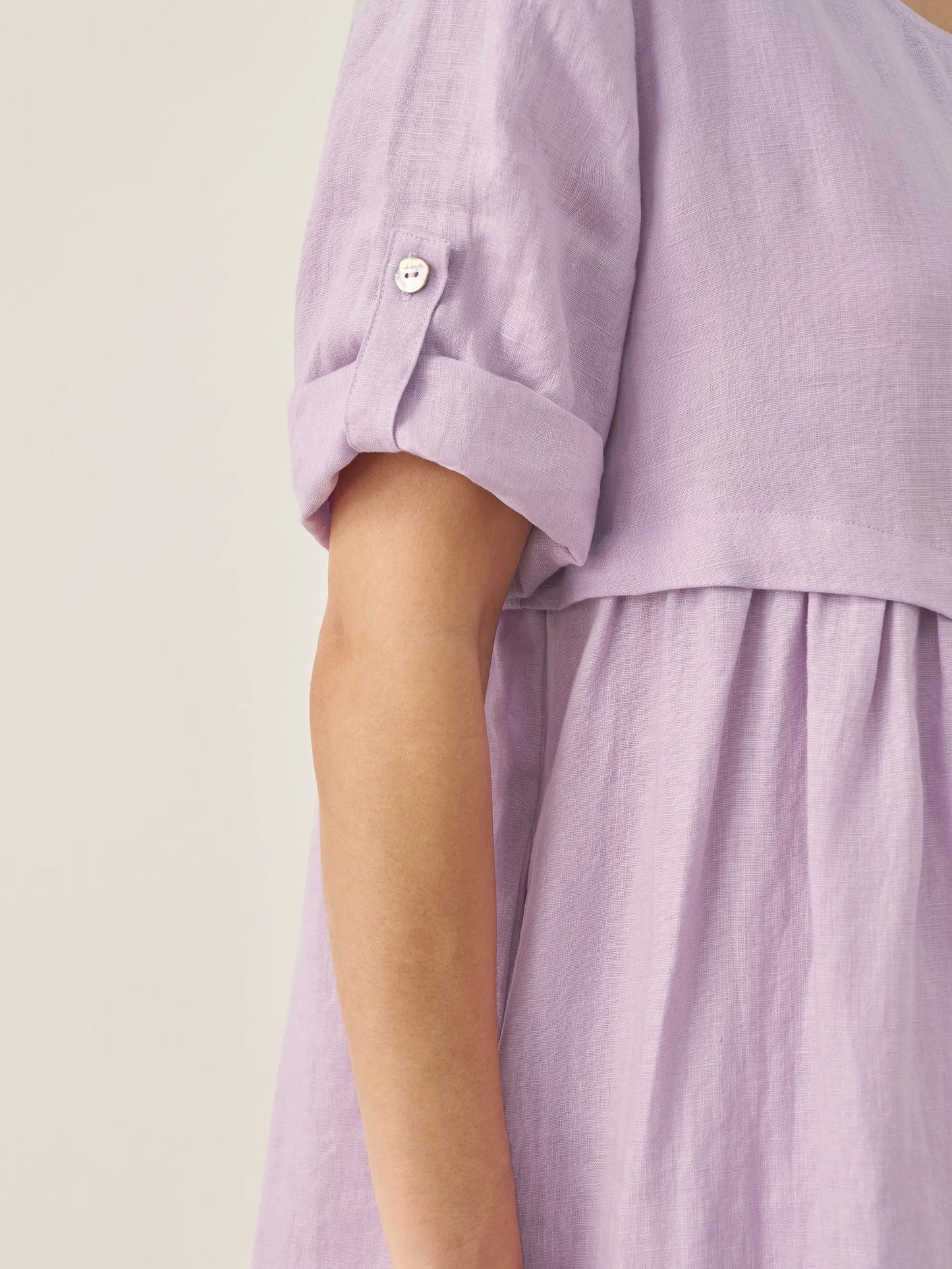 Elegant midi dress made of linen