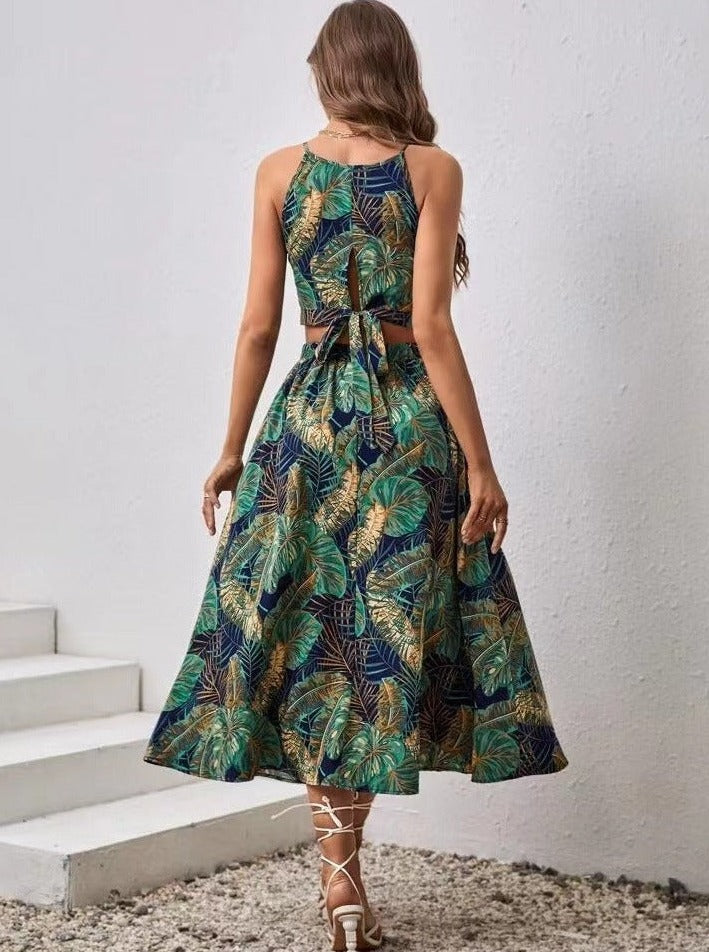 Elegant summer dress with tropical print