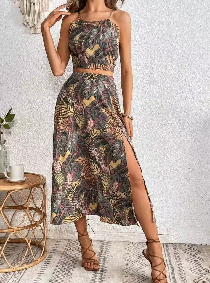 Elegant summer dress with tropical print