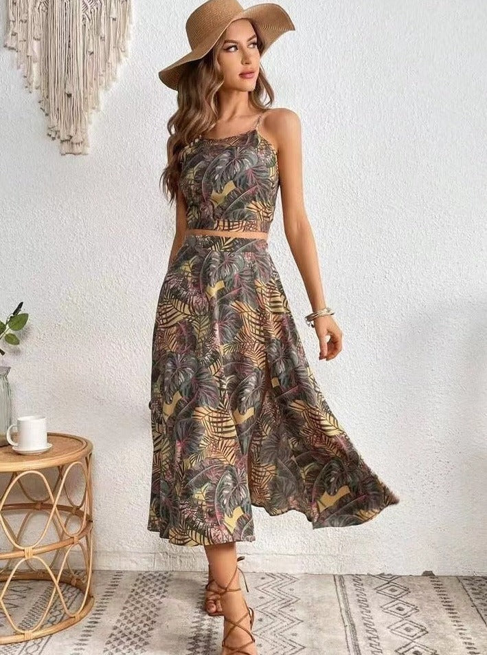 Elegant summer dress with tropical print