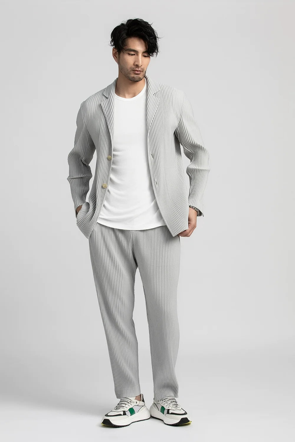 Faltende Herrenhose im Japanischen Stil