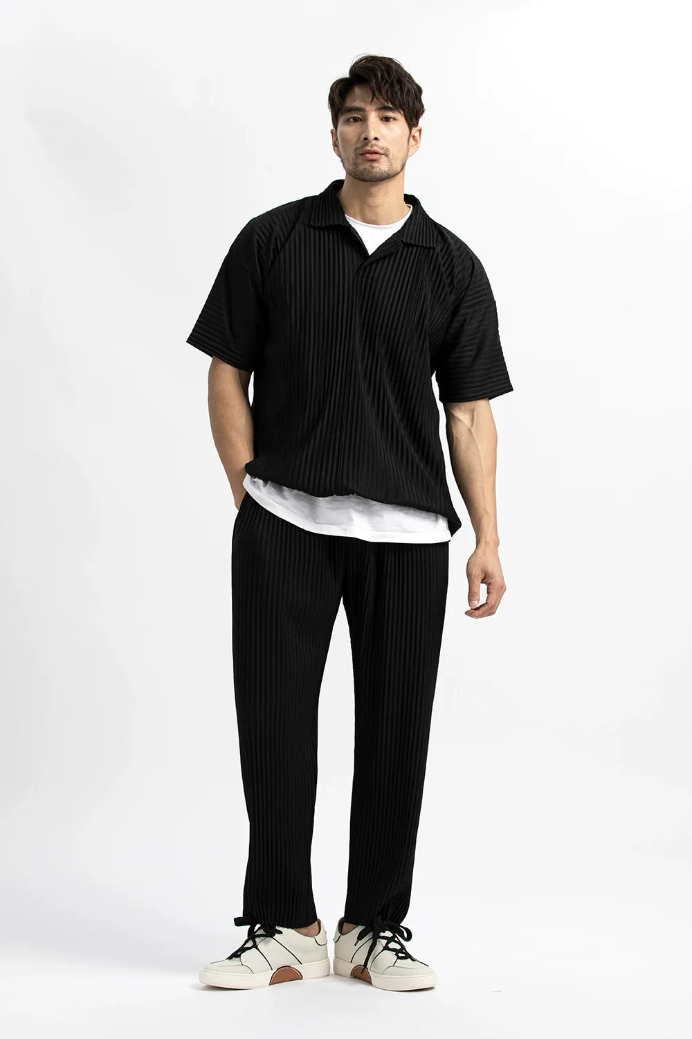 Faltende Herrenhose im Japanischen Stil