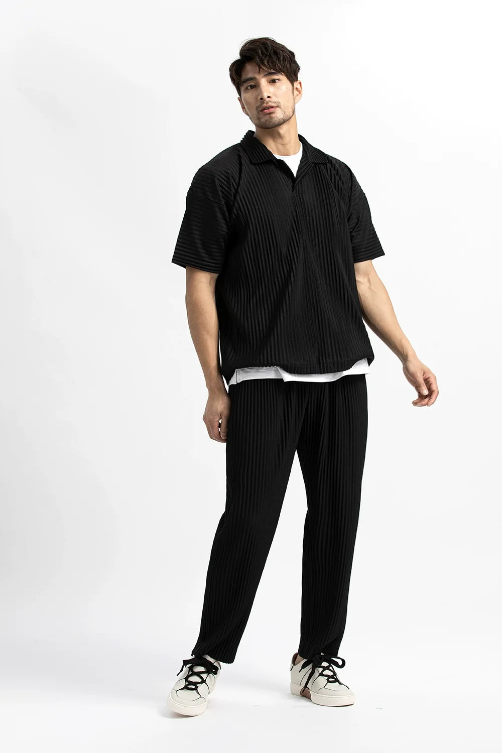 Faltende Herrenhose im Japanischen Stil