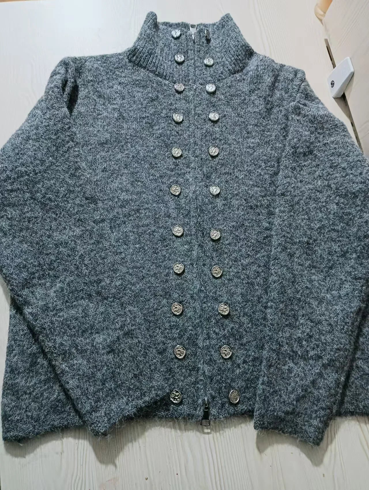 Flauschiger Strickmantel für Frauen mit Reißverschluss