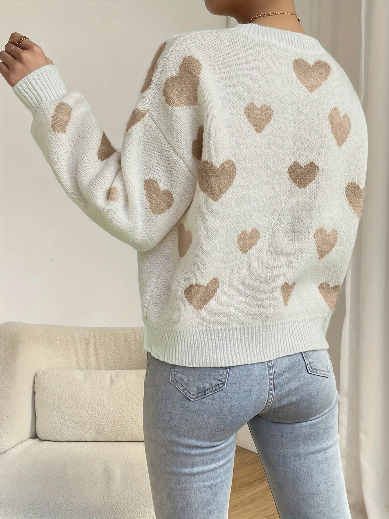 Gemütlicher Strickpullover mit Herzdesign