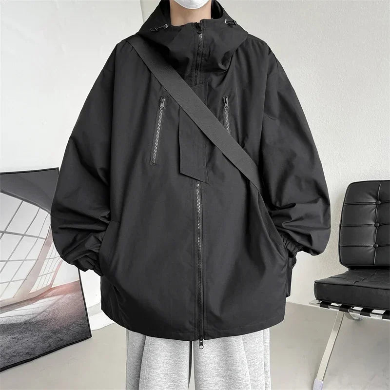 Wasserdichte Jacke mit Kapuze