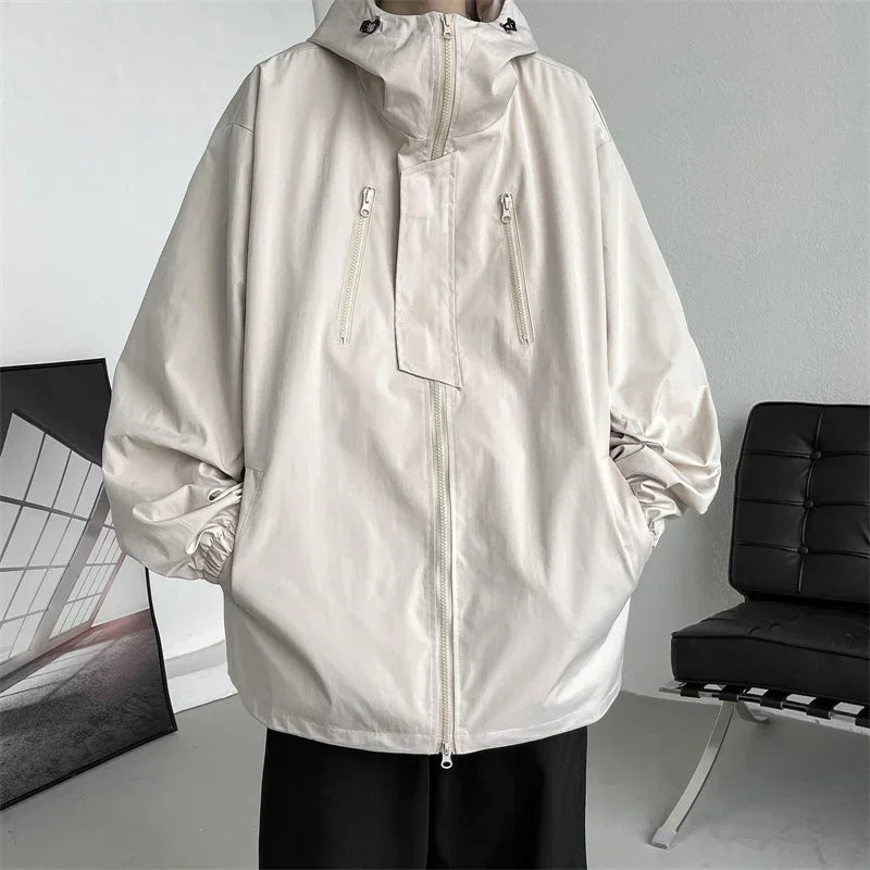 Wasserdichte Jacke mit Kapuze