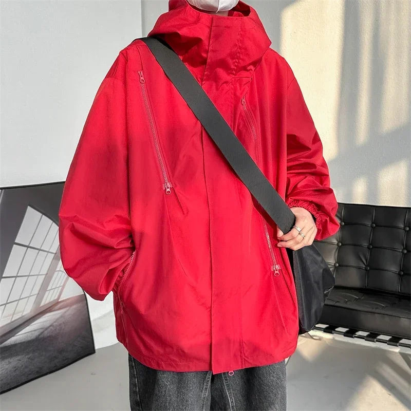 Wasserdichte Jacke mit Kapuze