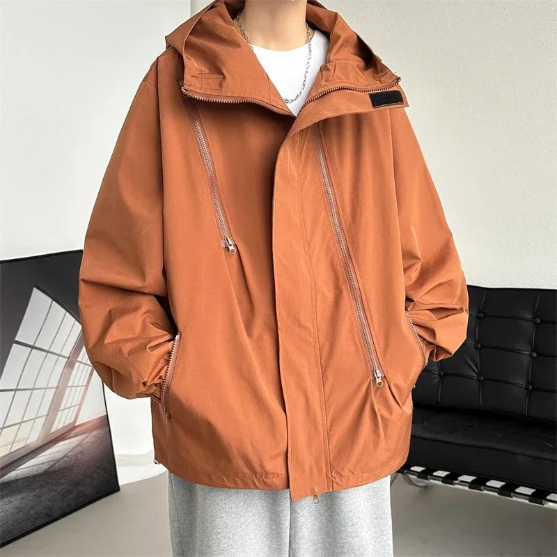 Wasserdichte Jacke mit Kapuze