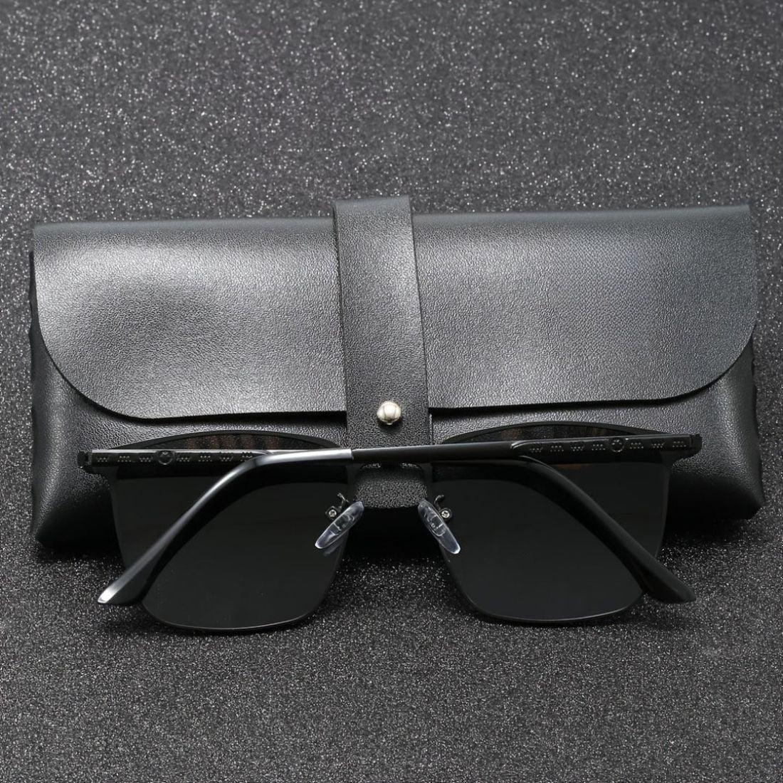 Men's sunglasses with polarized TAC lenses