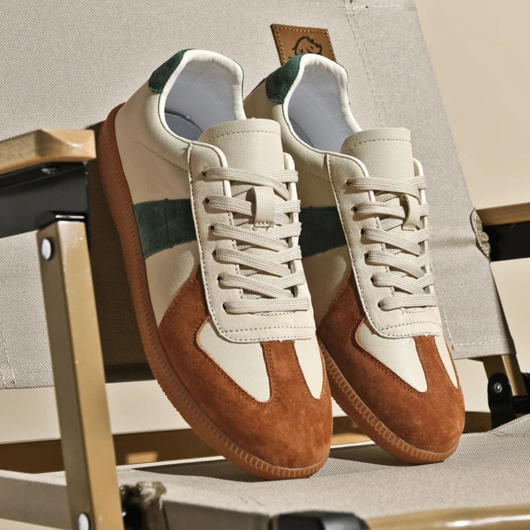 Klassische Low Top Sneakers