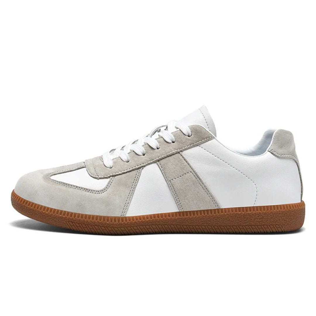 Klassische Low Top Sneakers